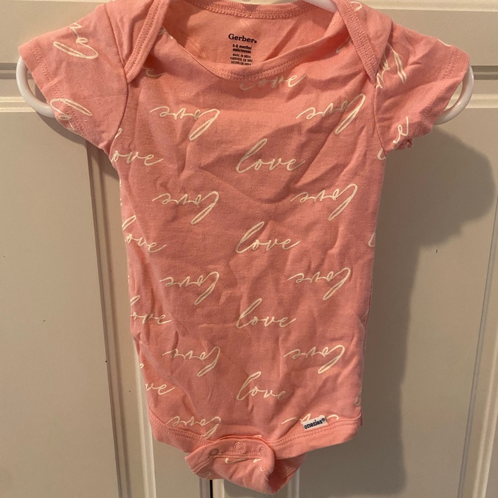 Gerber onesie 6-9m